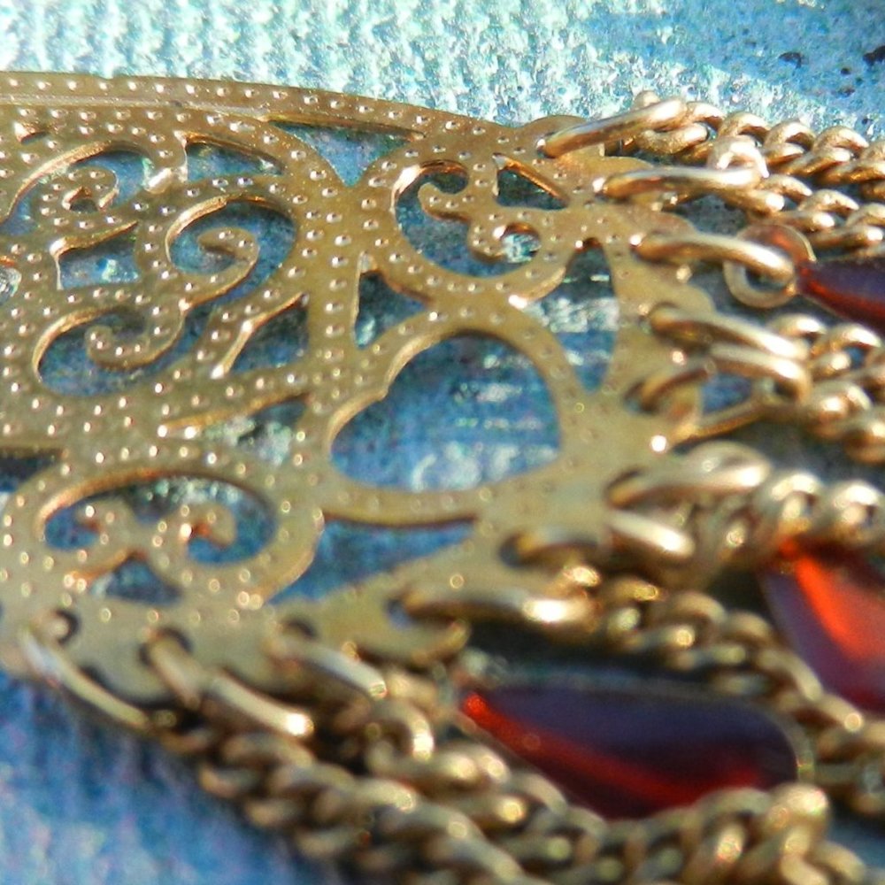 VTG Contempo gold pierced earrings chandelier gold tone far east exotic dusters - Picture 13 of 13